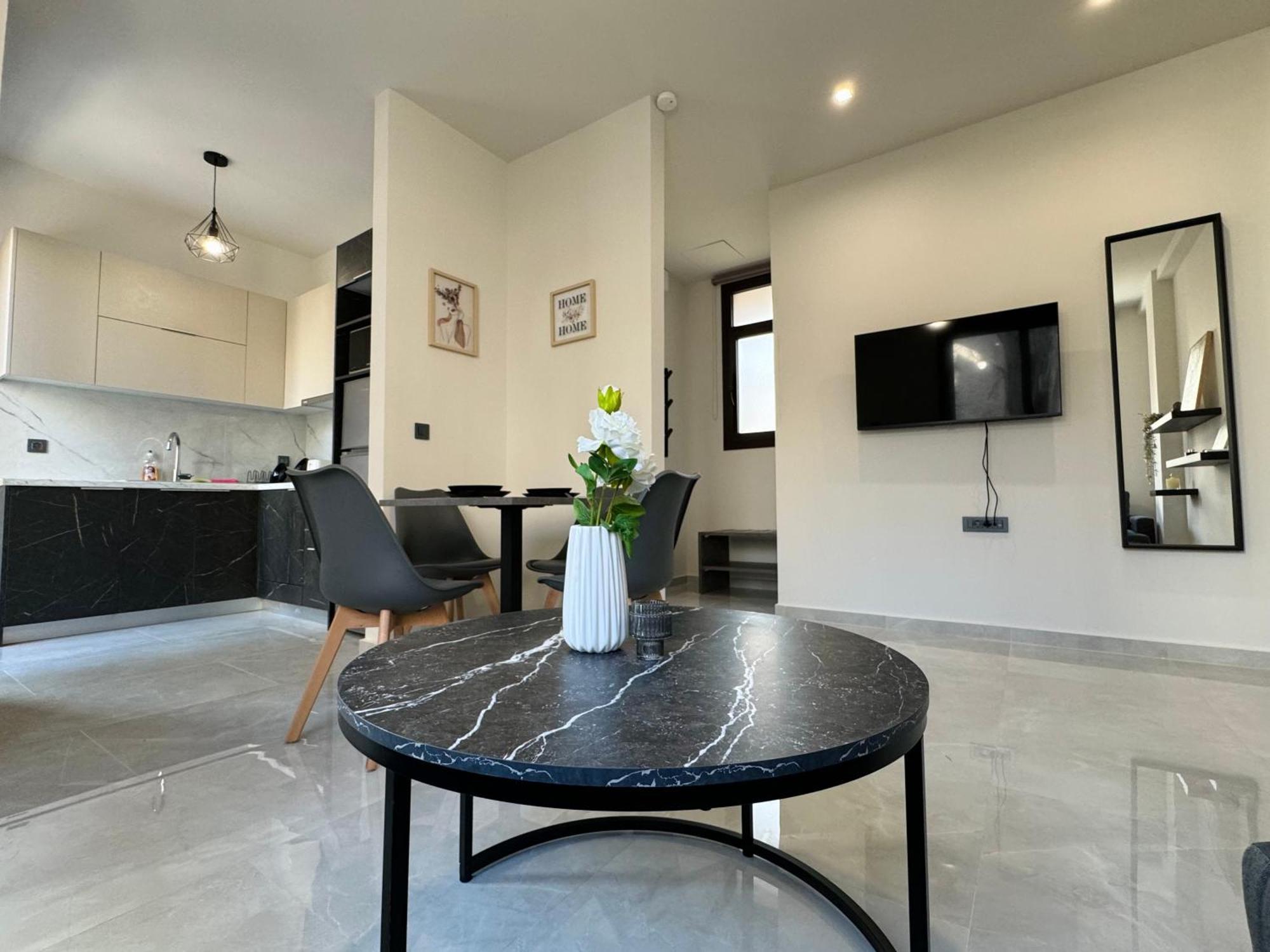 Spacious Apartment Near Monastiraki By Kozy Koala Athens Exterior photo
